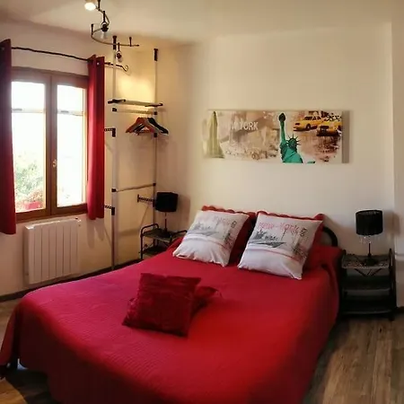 乌斯塔莱酒店 招待所