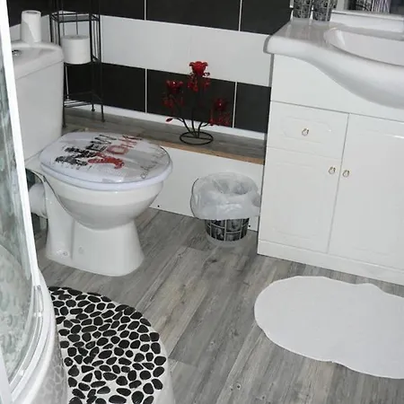 乌斯塔莱酒店 招待所 3*