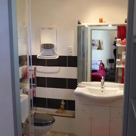 乌斯塔莱酒店 招待所 3*