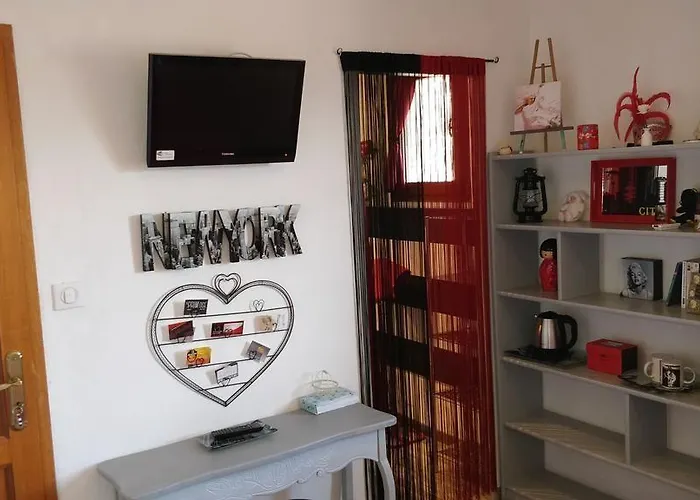 Гостевой дом L'oustalet Систерон