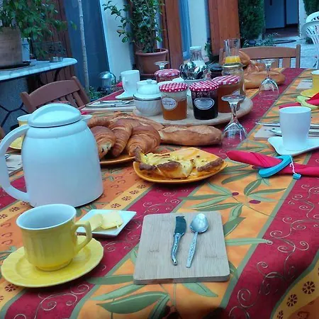 בית הארחה L'oustalet 3*