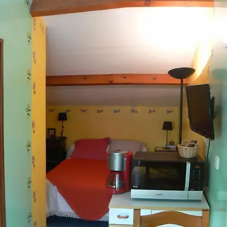 L'oustalet בית הארחה 3*