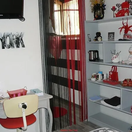 L'oustalet בית הארחה 3*